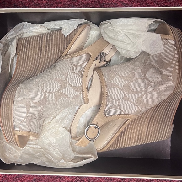 Coach Janet Light Khaki Sand Wedge Platform Heel - Size 6 - Picture 1 of 4
